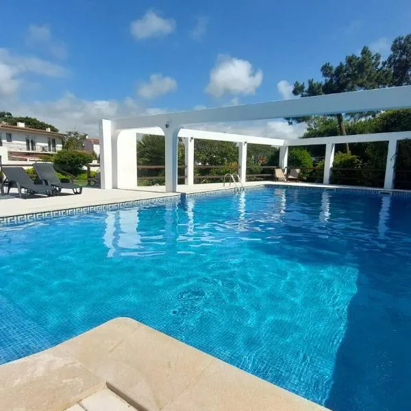 Vila Louro, hotel in Santa Cruz