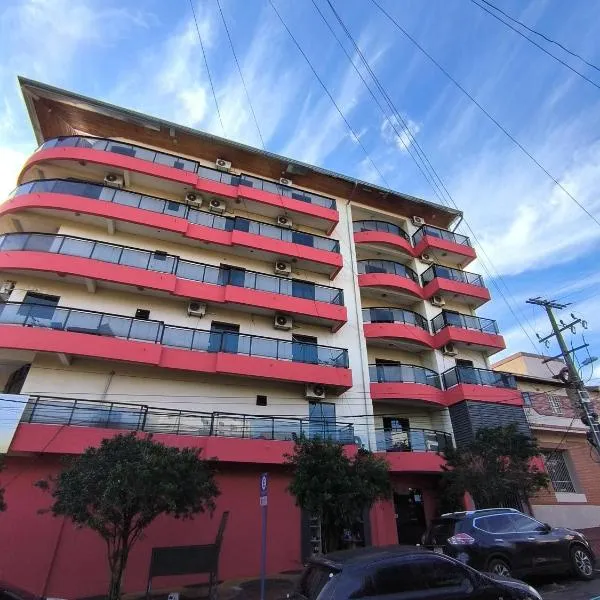 Dpto a pasos de la playa San José, hotel in Encarnación