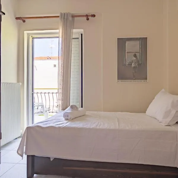 Eutopia stay, hotel in Flogita