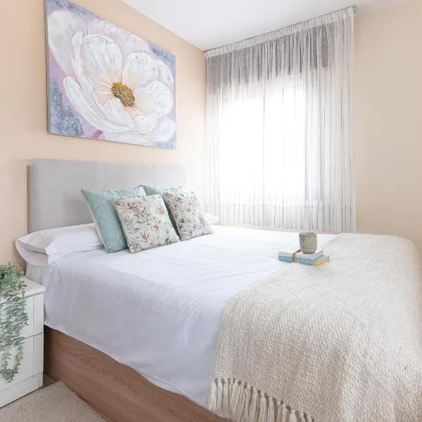 Mi casita del norte a 150 m de la playa, hotel in Mogro