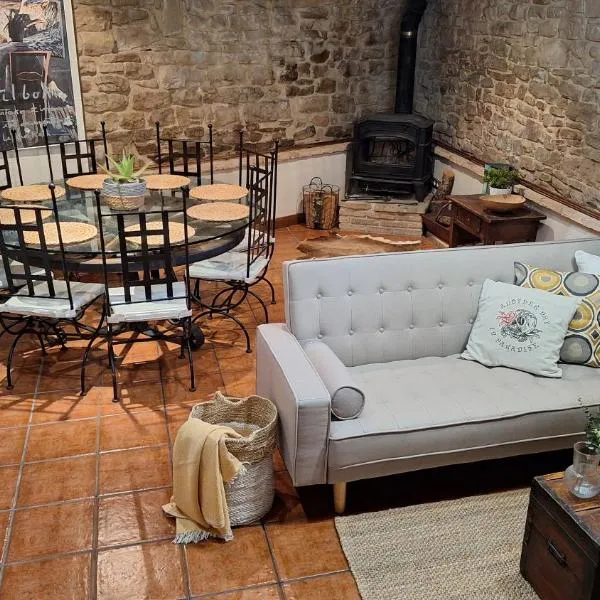 Casa Rural Arco Navarra, hotel di Artariáin
