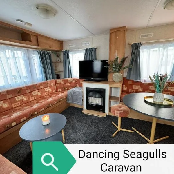 Dancing Seagulls Caravan, hotel in Clacton-on-Sea