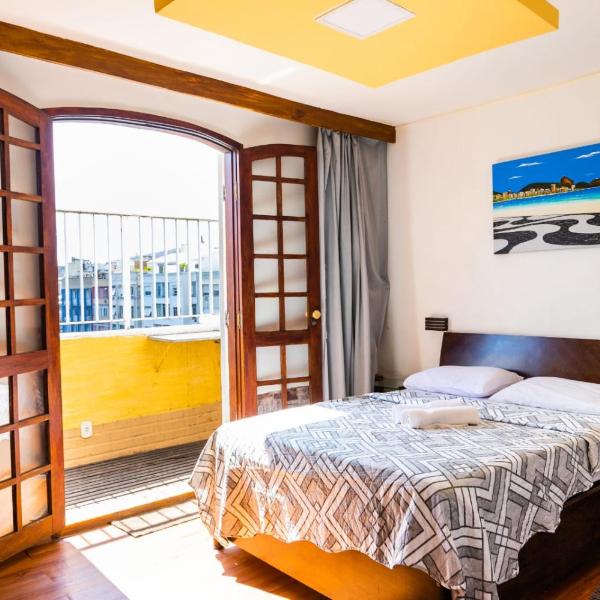 RIO PRAIA COBERTURA FLAT EM COPACABANA COM 2 QUARTOS E VARANDA EM COPACABANA PRAIA Arpoador AO LADO DA PRAIA , POSTO 6
