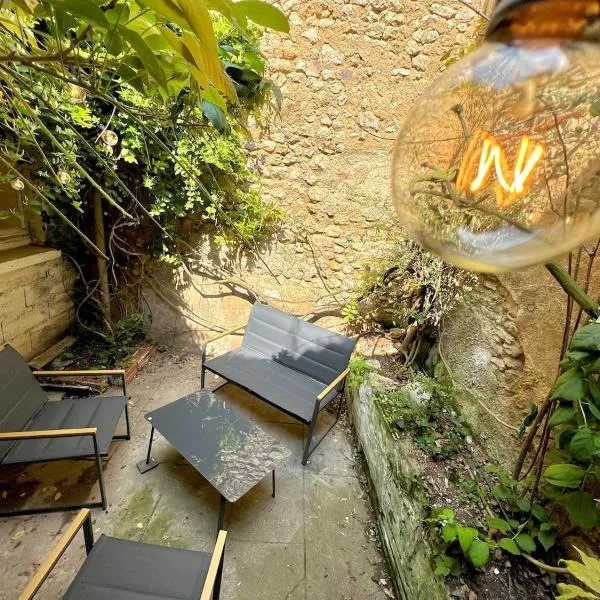 Le St-Hilaire, House in the city center with patio with parking, hotel din Poitiers