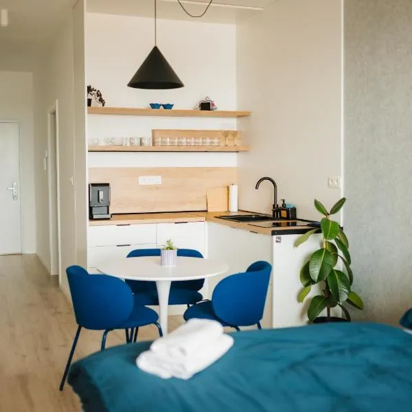 Apartmán BlueWave Piešťany s výhľadom na Sĺňavu a s parkovaním, hotel v destinaci Banka