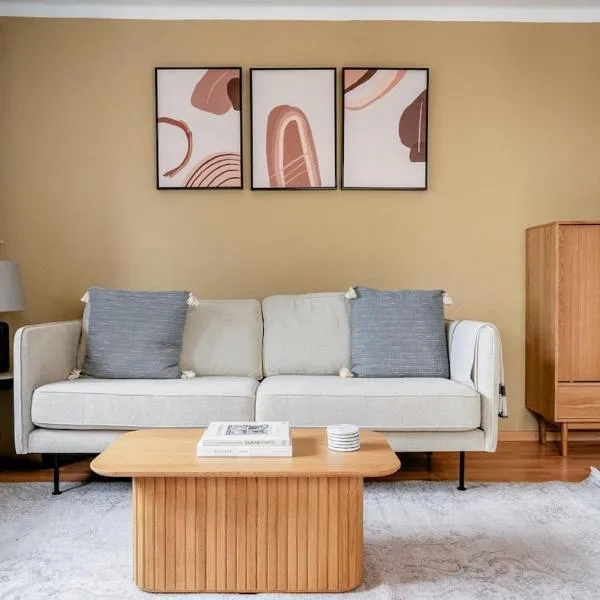 Olive Suite Zürich - 90 qm, 3 Schlafzimmer, Balkon & moderne Küche, hotel in Zürich