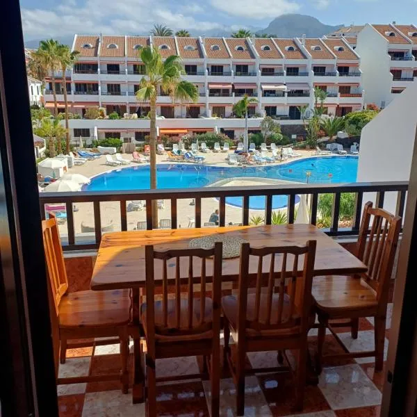 Parque Santiago I 242 by Tenerife Rental & Sales, hotel v destinaci Playa de las Americas