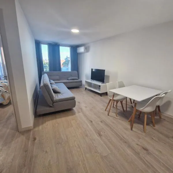 Funcional, céntrico y cómodo, hotel in Montevideo