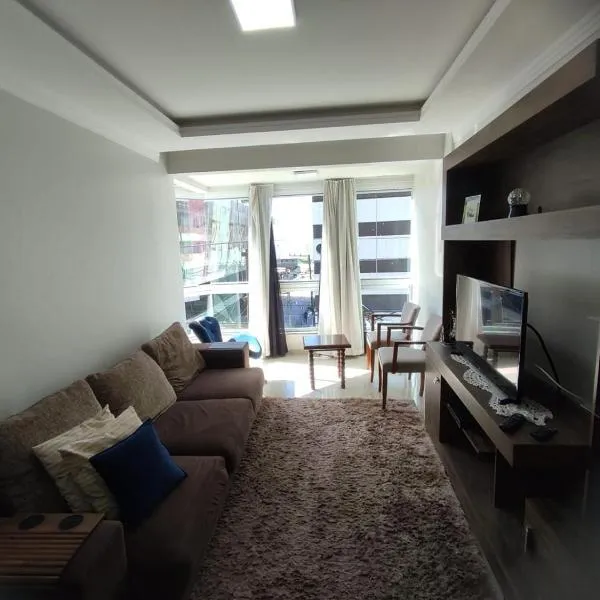 Suíte com Varanda e Ar-condicionado Em Apartamento Compartilhado，位于伊塔佩马的酒店