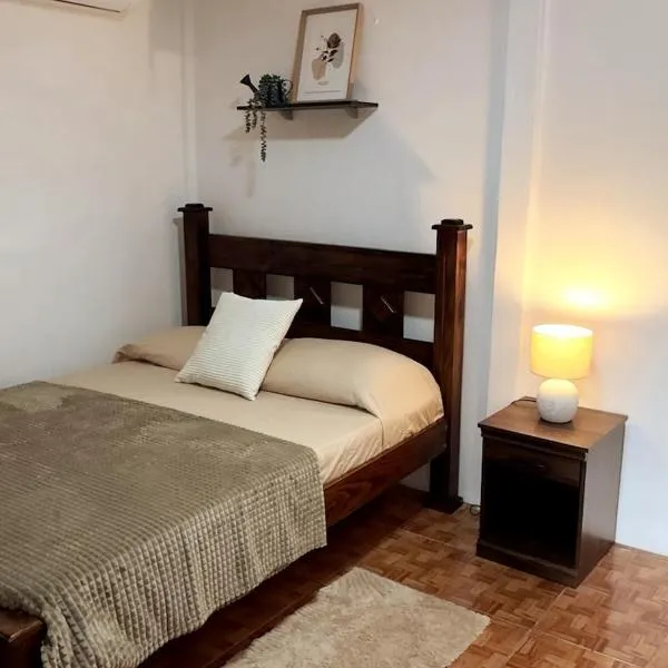 Mini apartment in downtown Limón with AC, hotel v destinaci Puerto Limón