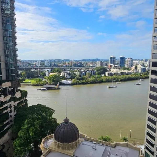 Lux 18th floor 2br 2bath, River view, Pool, Spa, Sauna, Gym, Wifi,, hotel v destinaci Brisbane