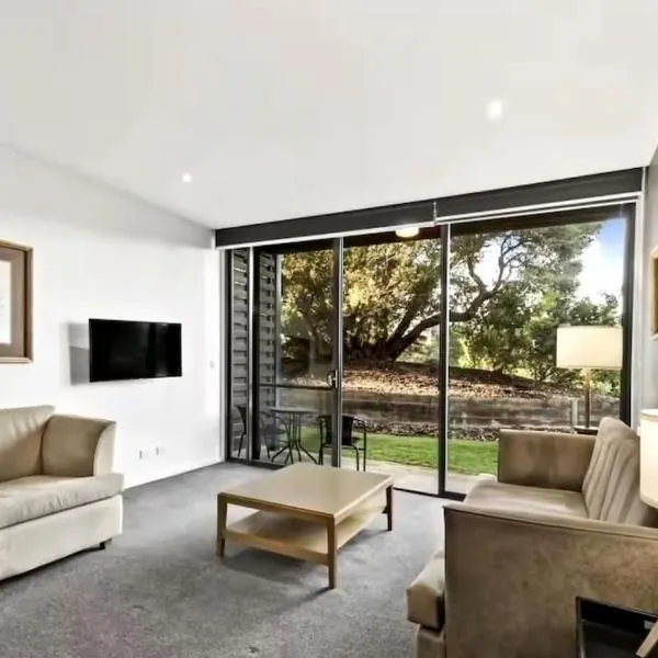 Golf Apartment Heated Pool 27, ξενοδοχείο σε Fingal