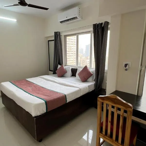 Pinakii Comfort Stay Malad - Near Nesco & Oberoi Mall, hotel in Mumbai