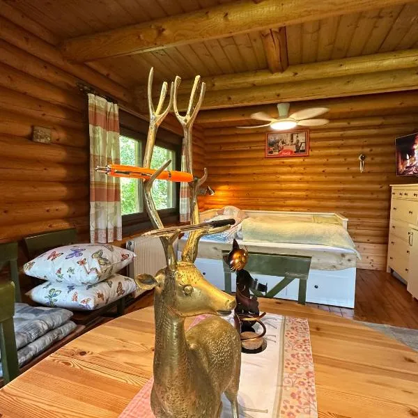 Gemütliche Blockhütte in Wiennähe, hotel v destinaci Zöfing