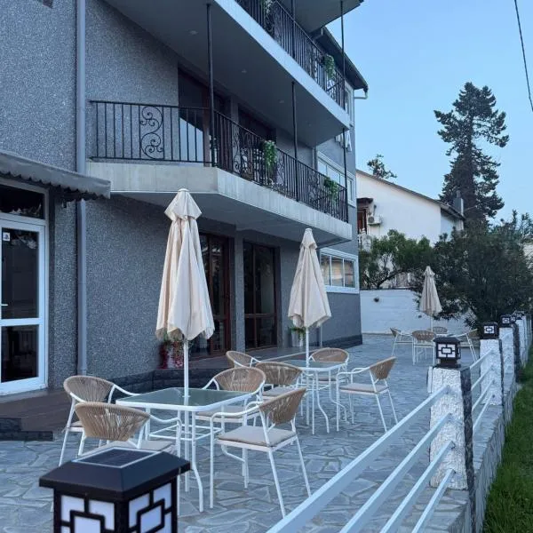 LUNA Hotel, hotel a Ureki