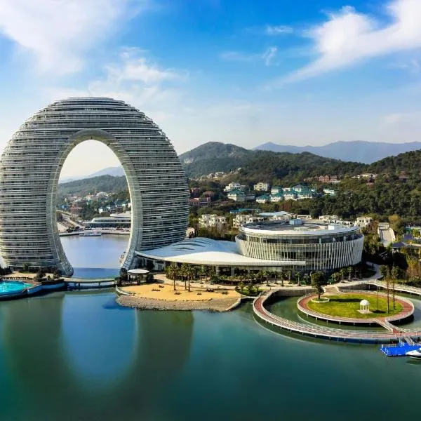 Sheraton Huzhou Taihu Lake Hot Spring Resort & Spa, hotel v destinaci Chu-čou