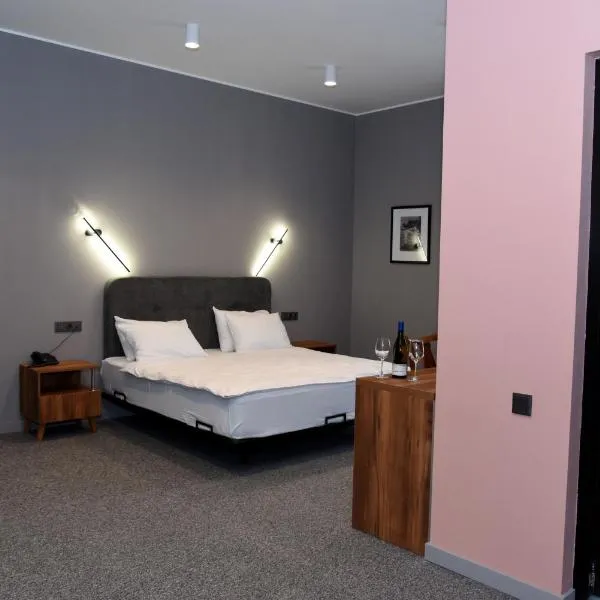 Hotel Chiatureli, hotel en Chiatʼura
