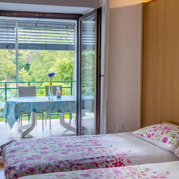 Beachfront Apartment Mare Strunjan, hotel sa Strunjan