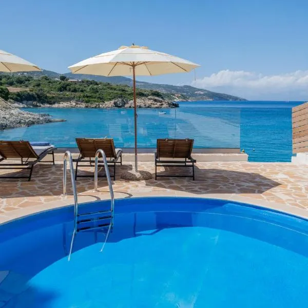Kokkinos Studios With Pool & Sea View, by ZanteWize: Skinária şehrinde bir otel