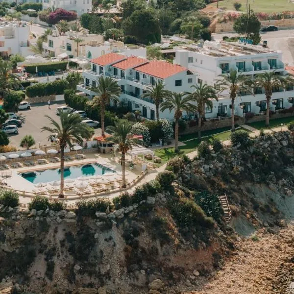 Vrachia Beach Hotel & Suites - Adults Only, hotel v destinaci Paphos City