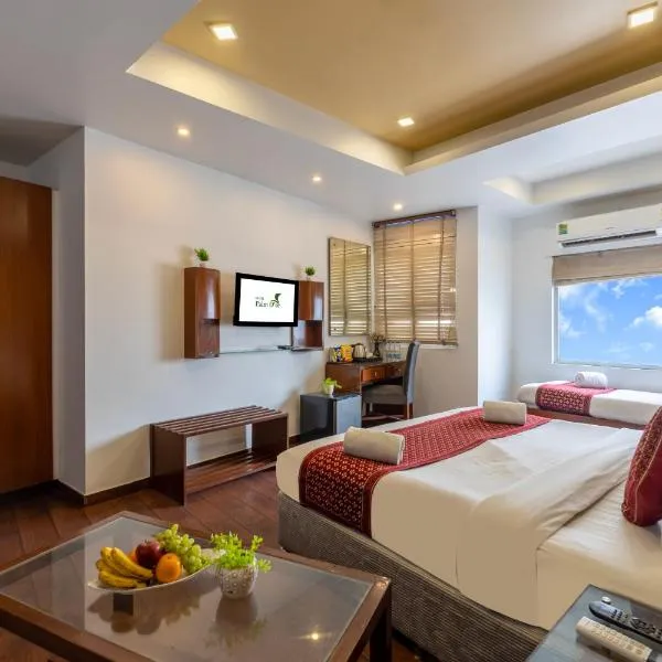 Hotel Palm Do'r # Walking Distance to New Delhi Station # Parking # Family Hotel # Customer's Choice Hotel # Top Rated Hotel, hotel in New Delhi