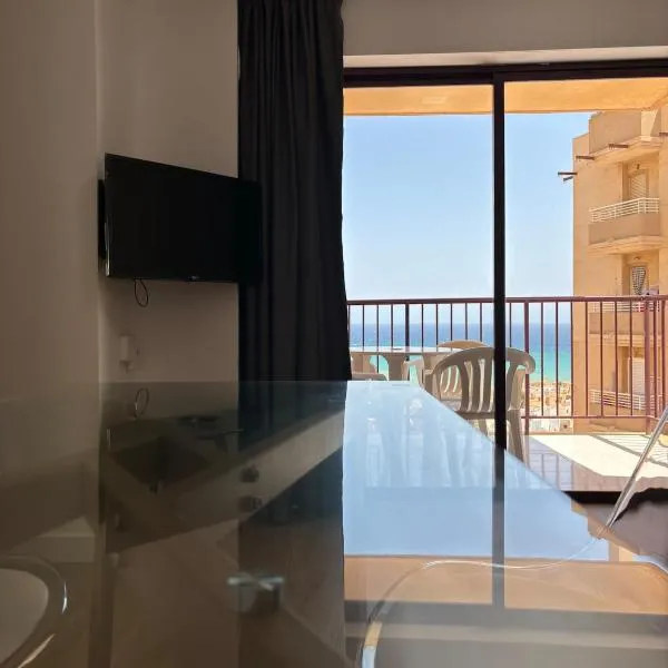 Vistas y Confort en la Playa, отель в Торревьехе