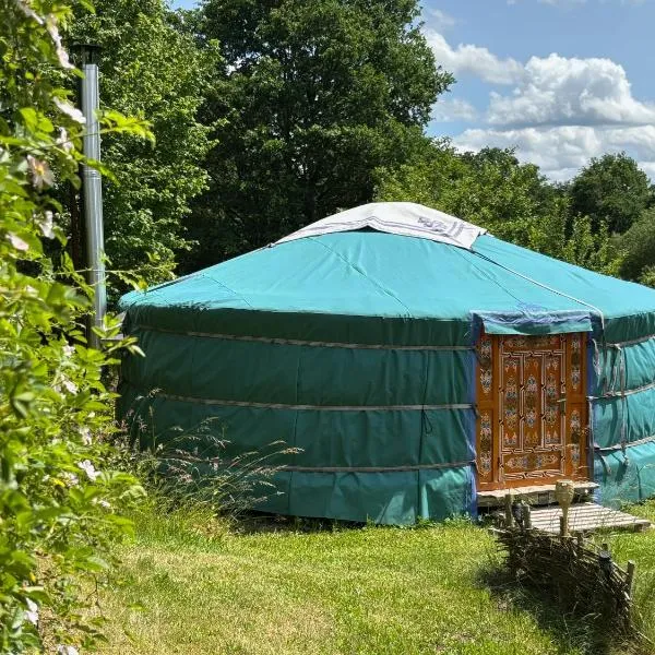 Jurta pod Blaníkem, hotel v destinaci Chotýšany