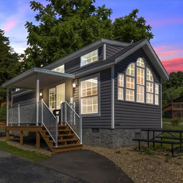 Lovely 1BR Cottage with Loft, hotel a Pigeon Forge