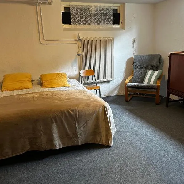 Simrishamn, Österlen - privat boende med egen ingång, hotel a Simrishamn