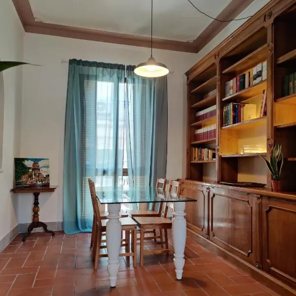 Casa Azzurra, Giardino, Centrale e Vicina al Mare, hotel a Viareggio