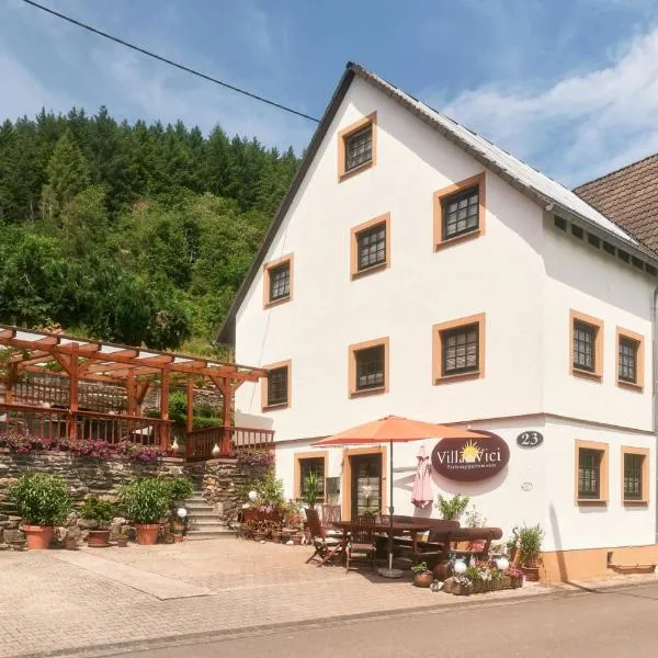 Villa Vici - Ferienwohnungen，Merschbach的飯店