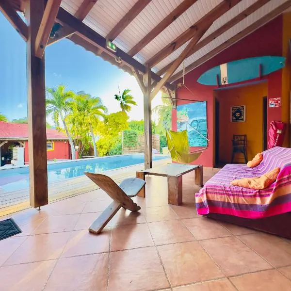 Sunset Surf Camp, hotel i Saint-François