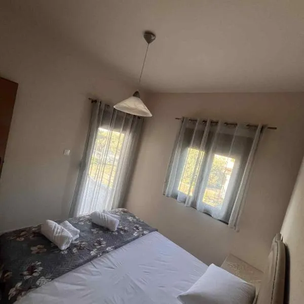 Eleftheria House – hotel w mieście Vourvourou