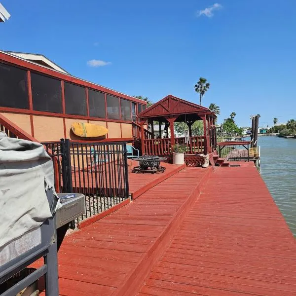 Huge 3k SQ FT Waterfront Home, ξενοδοχείο σε Rockport