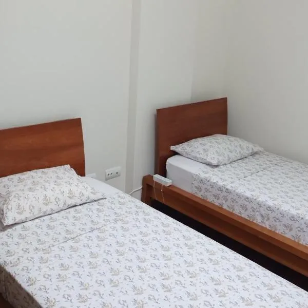 Costa Lodges, Shared Room Funchal or Santa Cruz, ξενοδοχείο σε Σάντα Κρουζ