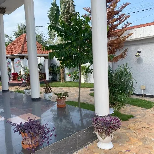 The Manor, hotel v mestu Lomé