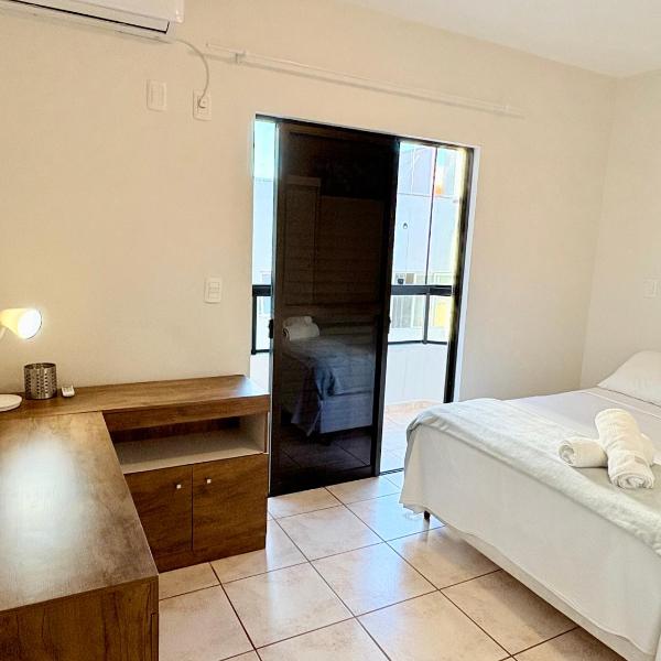 Sua casa na praia em Laguna, a 100m do Mar