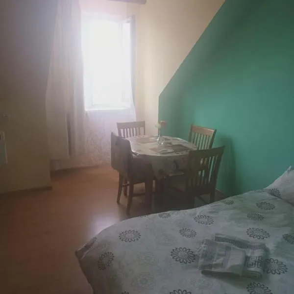 apartament przytulny, hotel v destinaci Ogrodzieniec