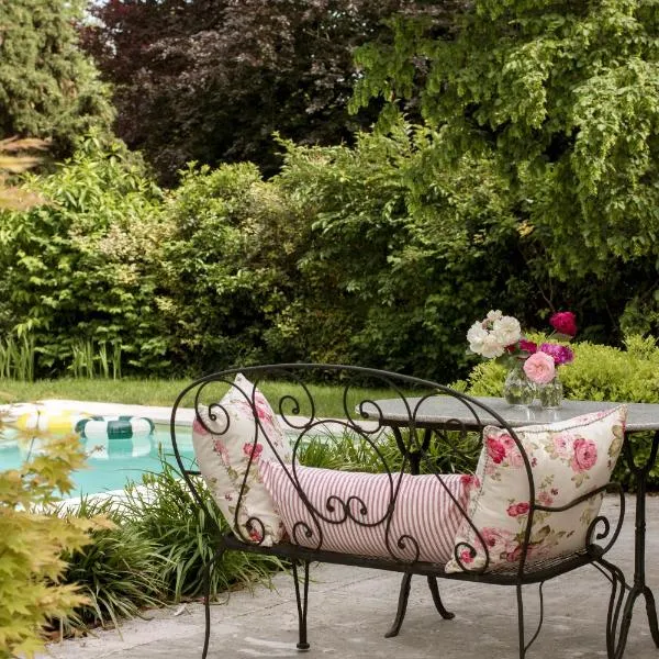 Montresora, villa con piscina privata tra il Lago di Garda e Verona, hotel em Sona