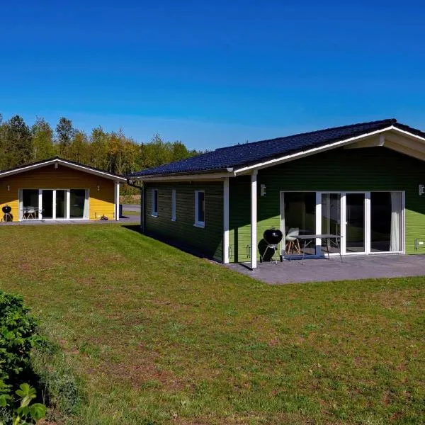 SKAN-PARK Ferienhäuser & Tiny Houses am Bärwalder See, hotel v destinaci Jahmen Ausbau