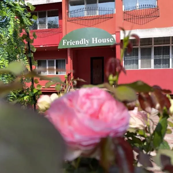 Friendly House, ξενοδοχείο στο Eforie Nord