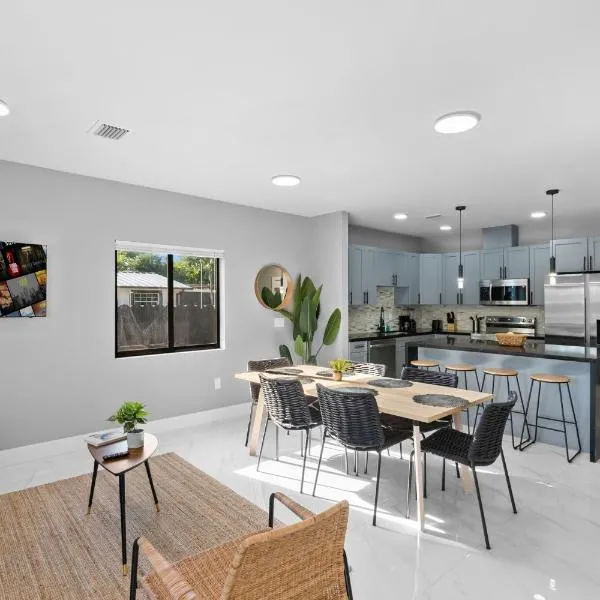 Amazing Townhouse w Free Parking, ξενοδοχείο στο Μαϊάμι