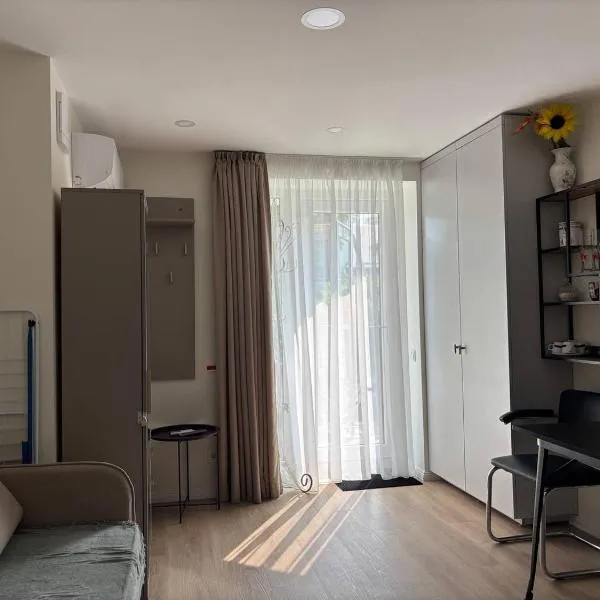 Studio Flat by the sea, hotel in Melnragė