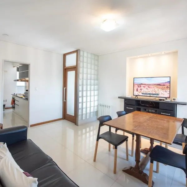 Departamento Cochera Incluida Zona Consular 2 habitaciones, hotel en Bahía Blanca
