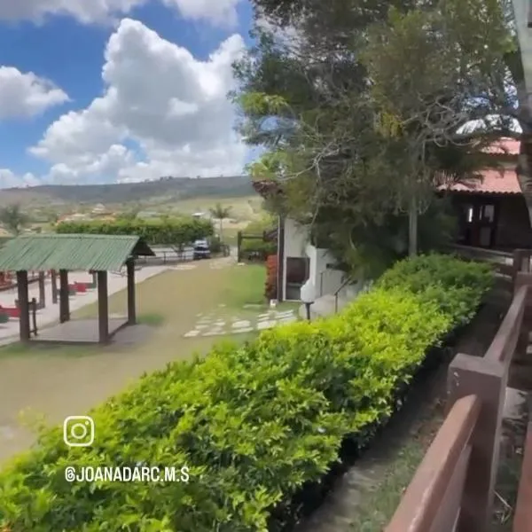 Flat no Condomínio Monte Castelo em Gravatá, hotel i Gravatá