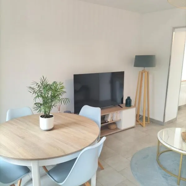 Appartement avec cour privée, hotel in Caen
