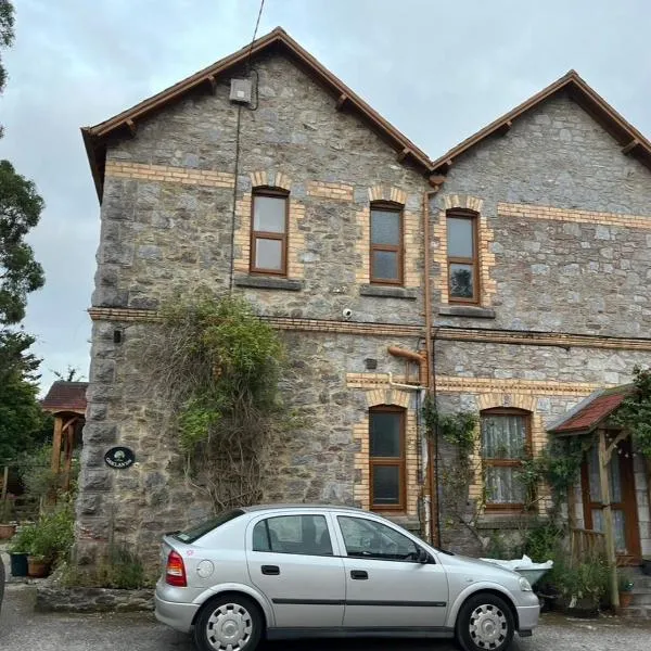 Oaklands, hotel in Bickington