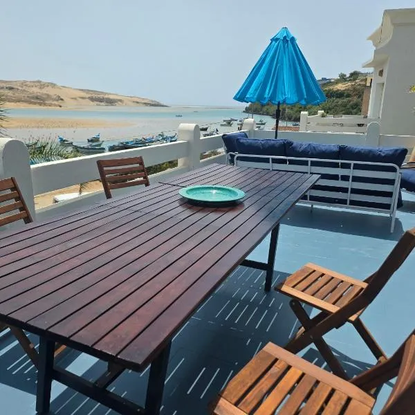 Blue lagoon apartment 3, hotel in Moulay Bousselham