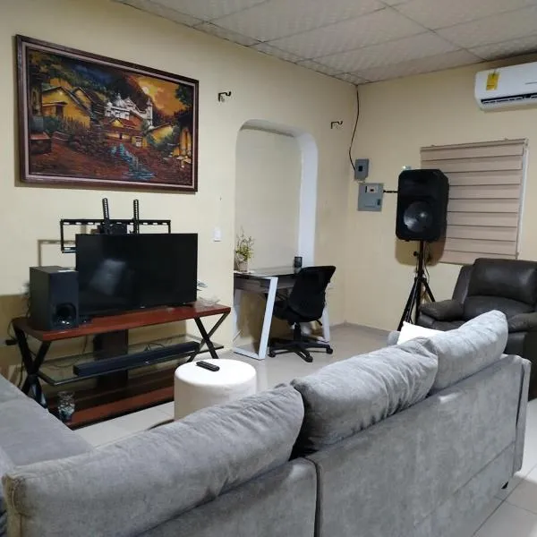 Beautiful and comfortable house, hotel in Sonsonate