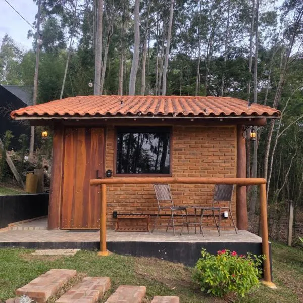 Cabana Fé Miguel Pereira Chalé Para Casal no Centro MP, hotel in Miguel Pereira